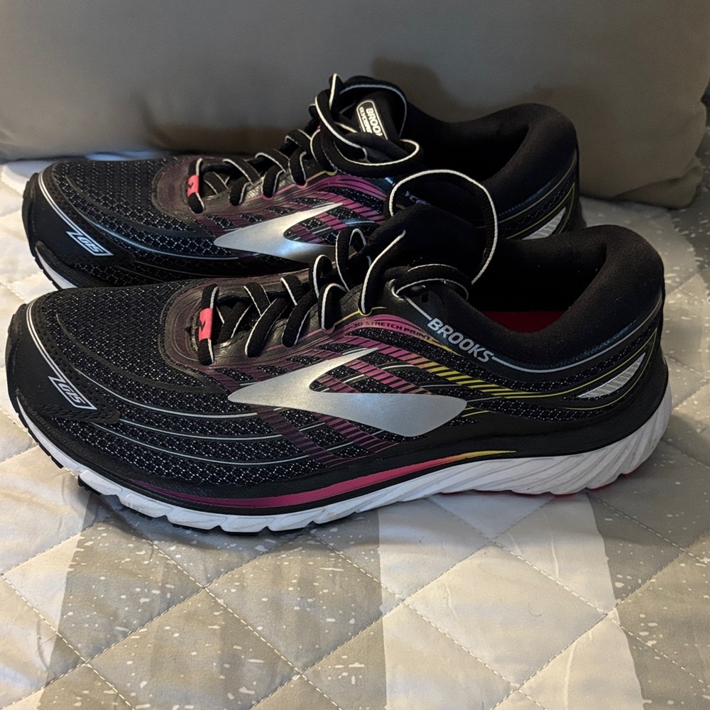 Brooks Glycerin 15 Women's Black and Pink Sneakers